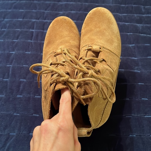 Sorel boots - tan - size 8 1/2 - Picture 2 of 7